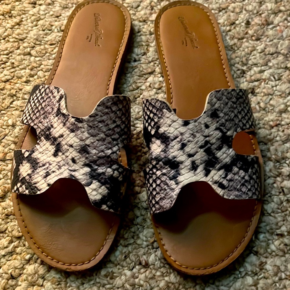 Flat slides